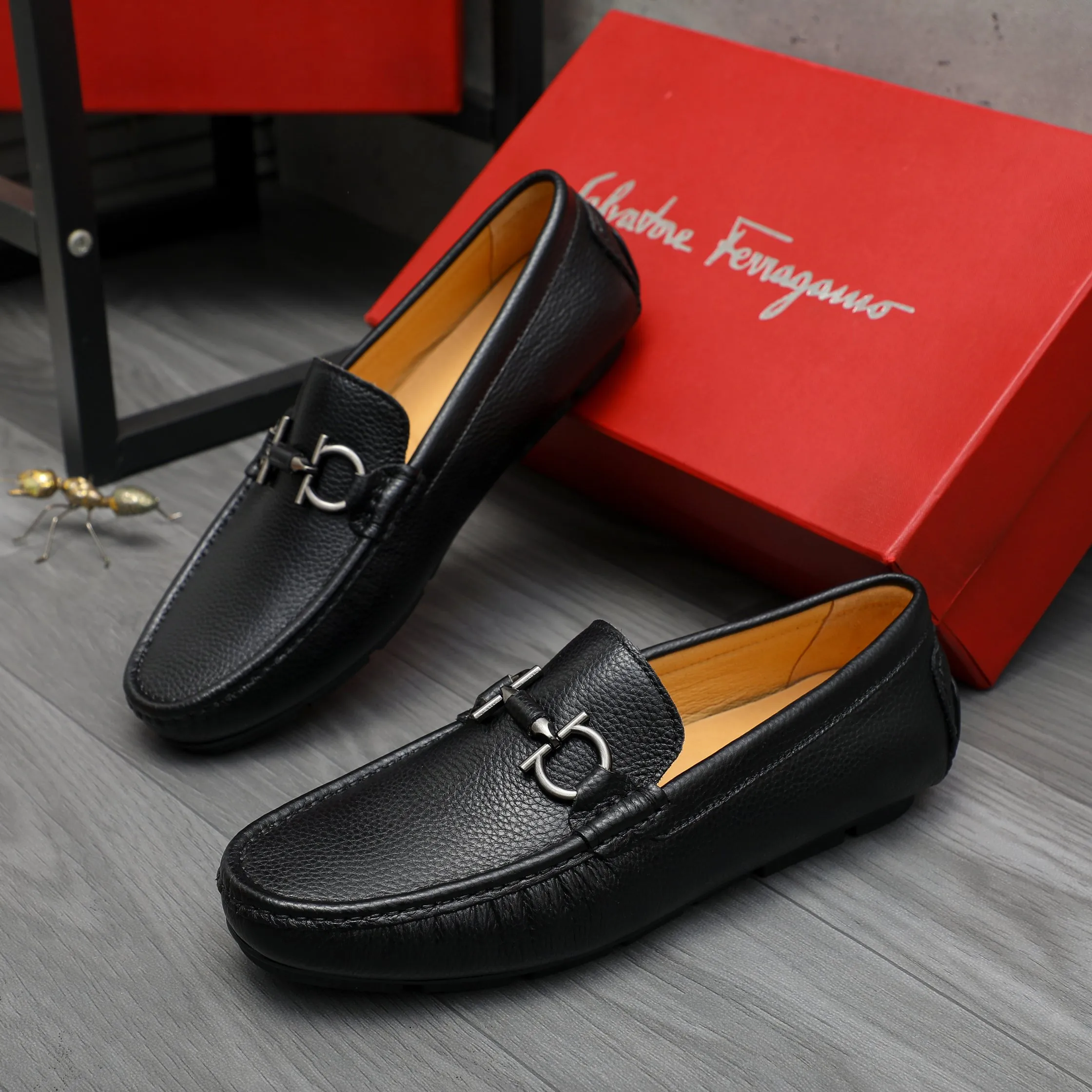 Men's shoes 💰p380 Product trademark: Ferragamo " Ferragamo ] Casual slip-on men's shoes Regular size: 38-45 Product material: Selected pebbled cowhide upper, pigskin lining, rubber outsole